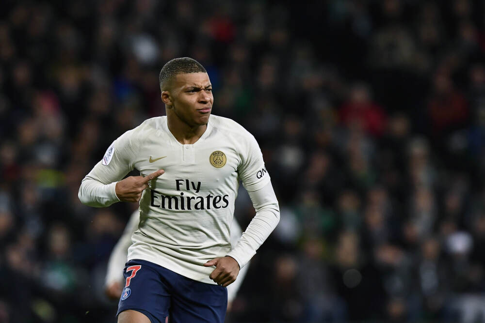 以为只看车？保时捷博物馆揭秘：活着的传奇，竟能上赛道！